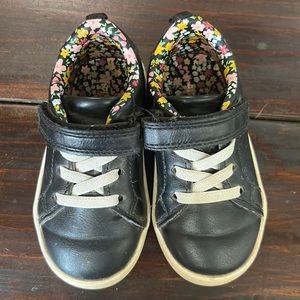 Carters black leather Velcro floral sz 6